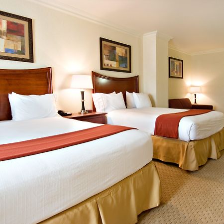 Holiday Inn Express And Suites Klamath Klamath Falls Bagian luar foto