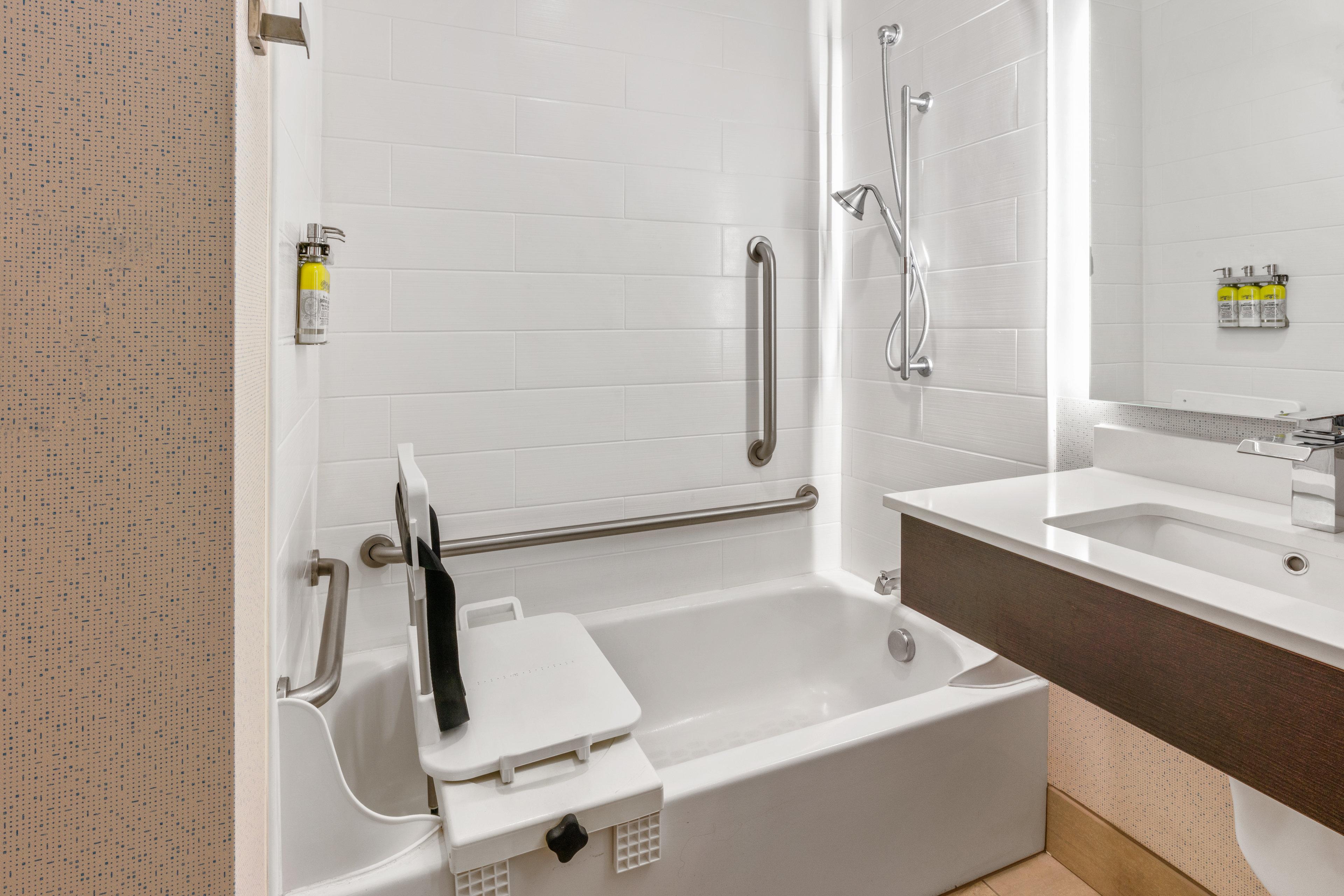 Holiday Inn Express And Suites Klamath Klamath Falls Bagian luar foto