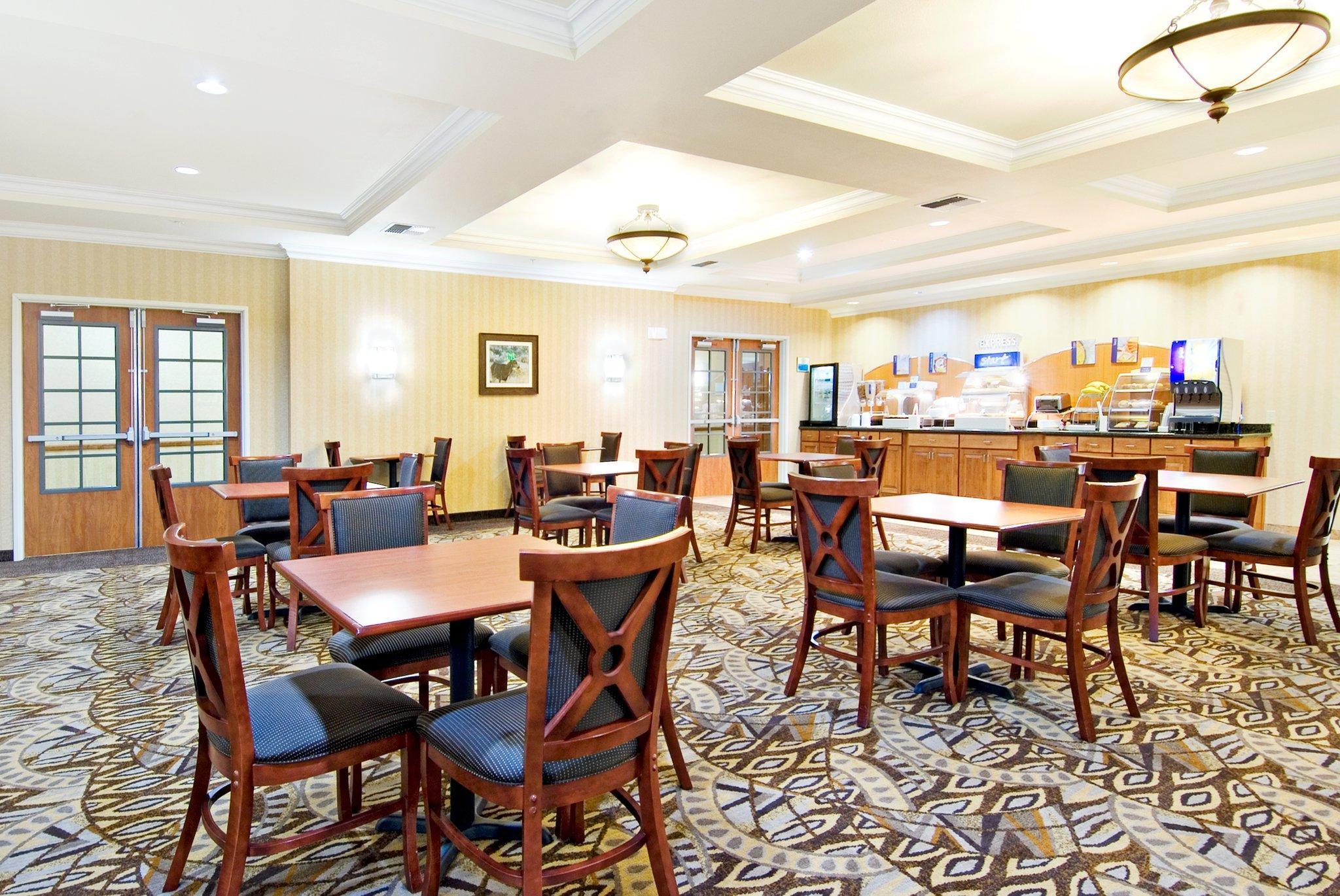 Holiday Inn Express And Suites Klamath Klamath Falls Bagian luar foto