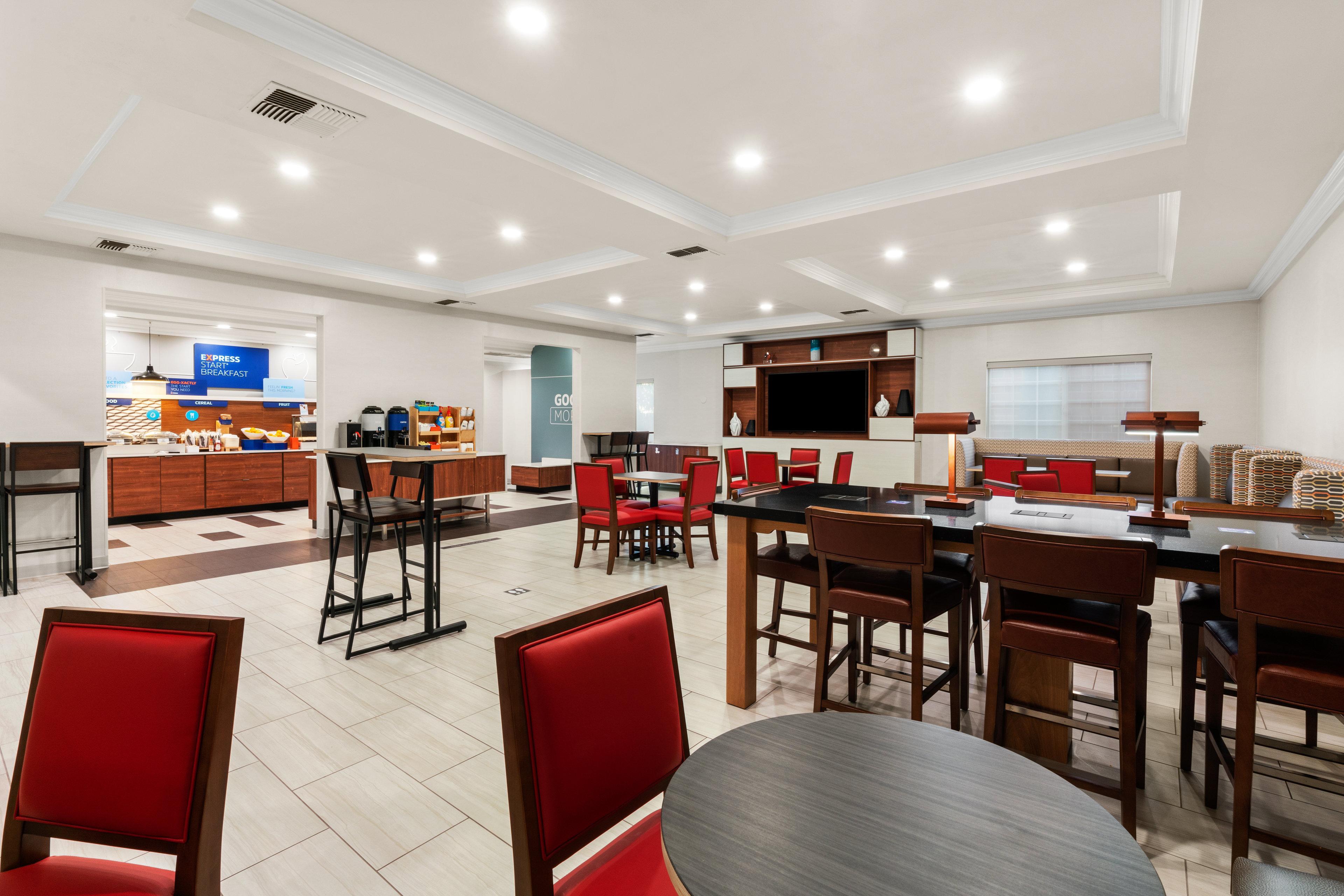 Holiday Inn Express And Suites Klamath Klamath Falls Bagian luar foto