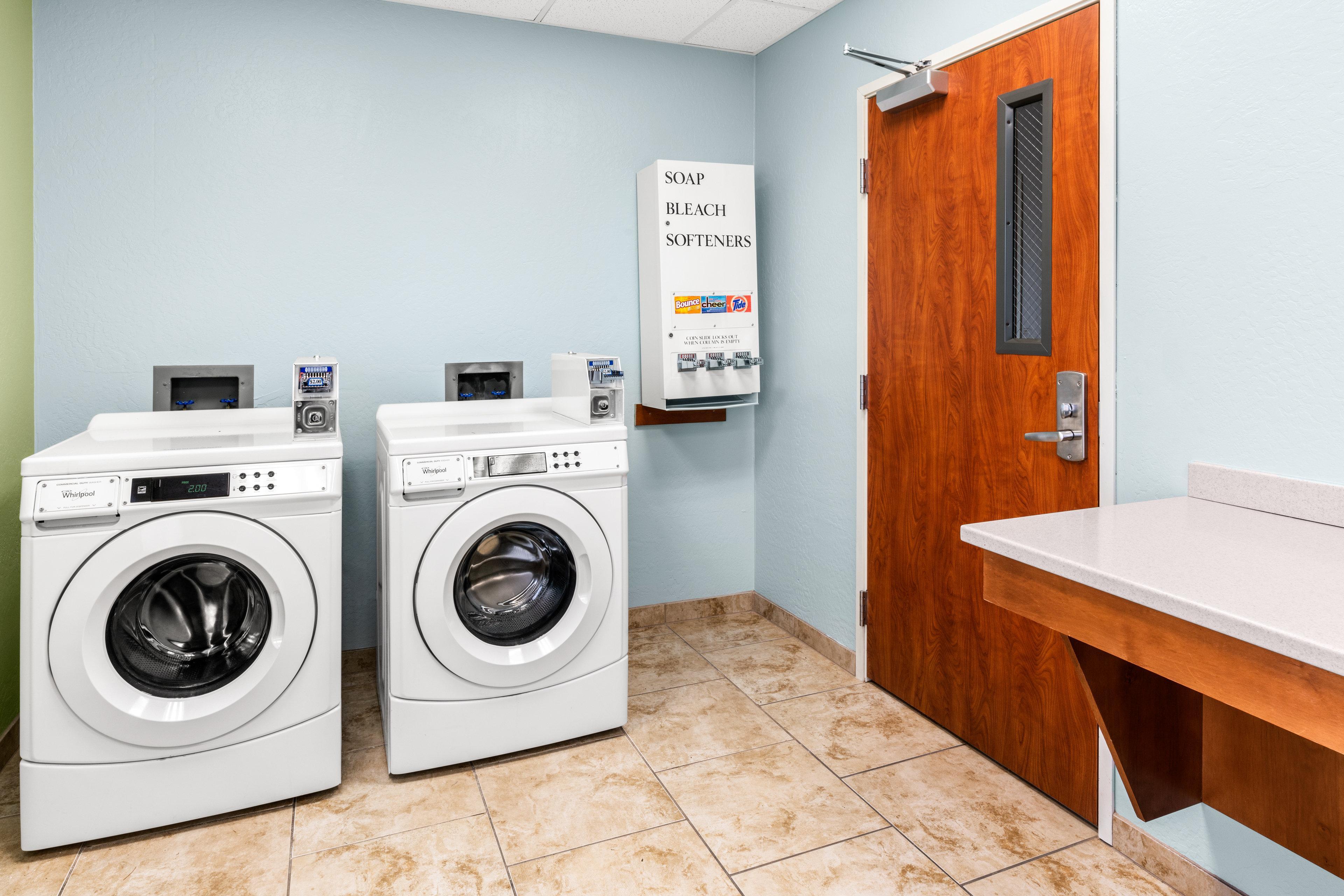 Holiday Inn Express And Suites Klamath Klamath Falls Bagian luar foto
