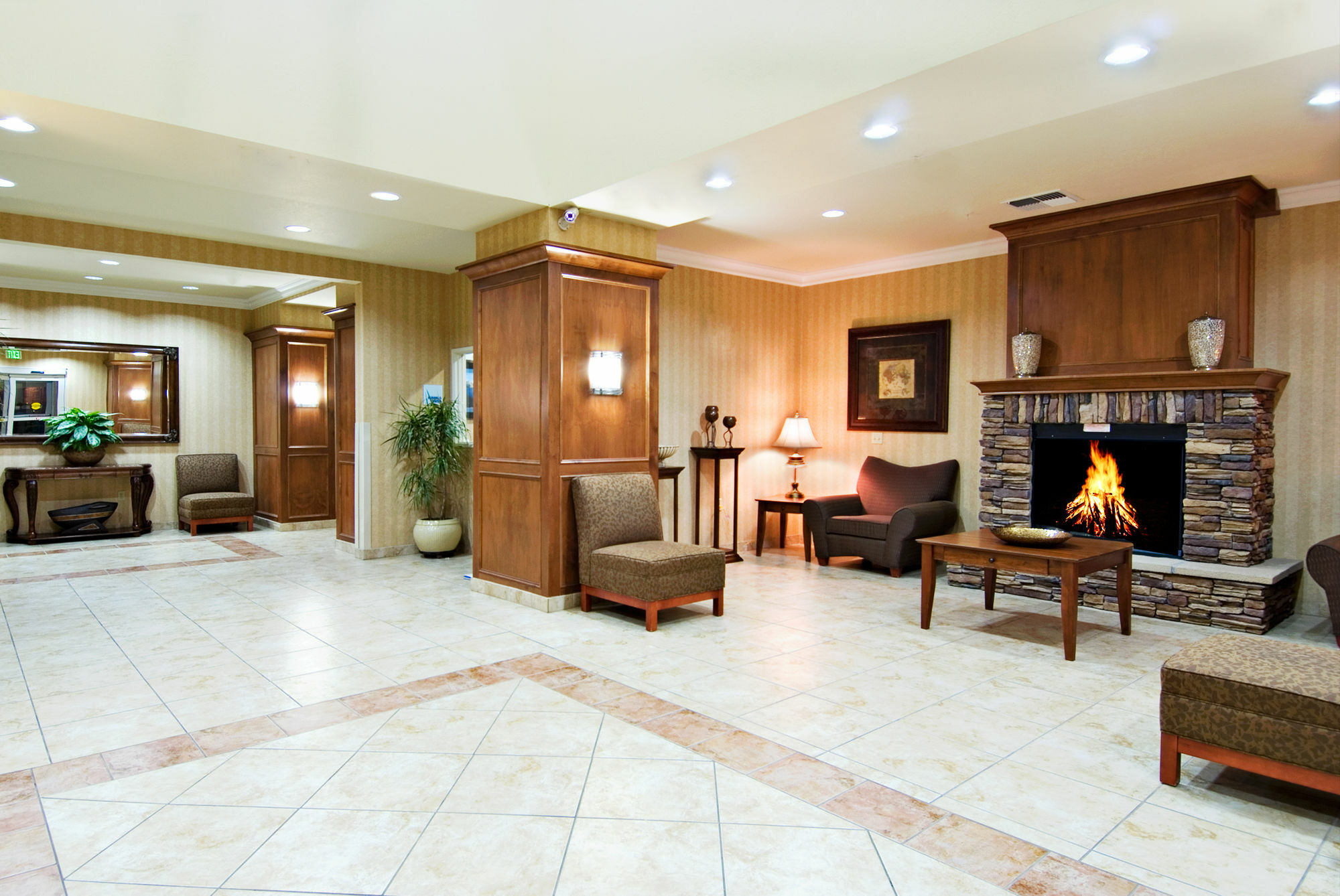 Holiday Inn Express And Suites Klamath Klamath Falls Bagian luar foto